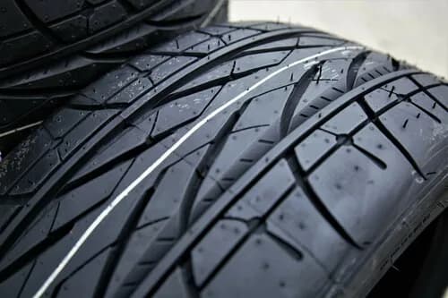 Forceum Hexa-r 235/40ZR18 tire