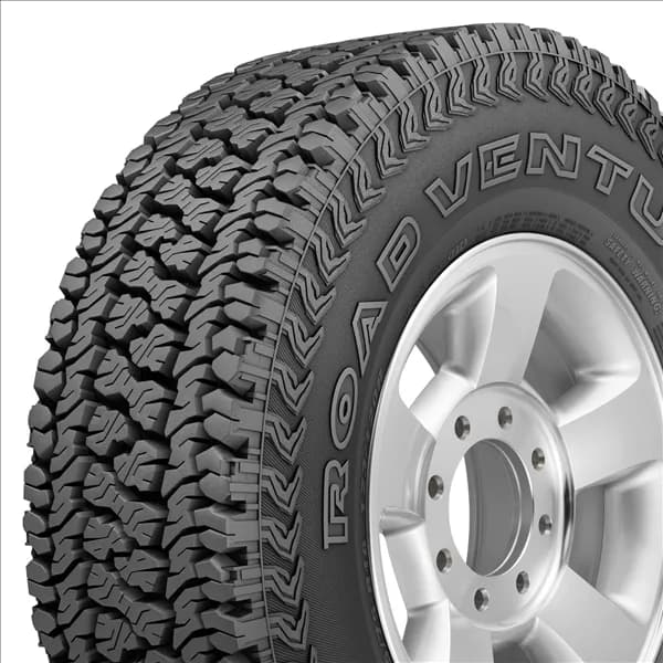 Kumho VENTURE AT51 265/65R18 tire