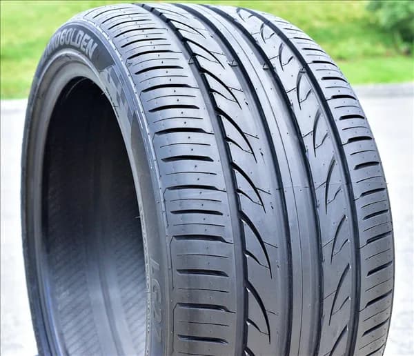 Landgolden LG27 215/40ZR18 tire