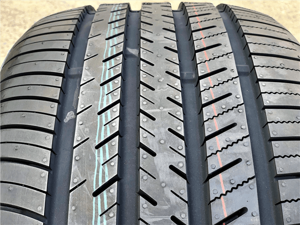 P285/45R22 ROADXEN FORCE UHP **blem** 1