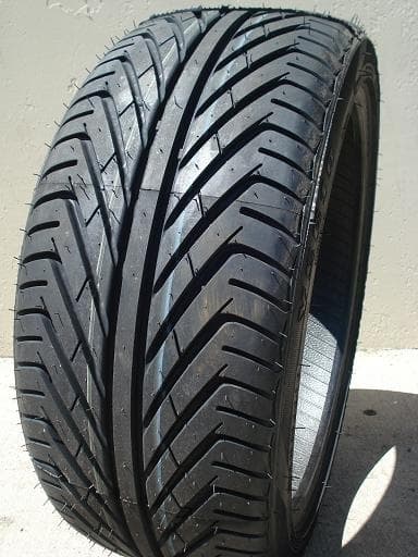 215/45ZR17 SUNEW YS618 91W - 320-A-A 1